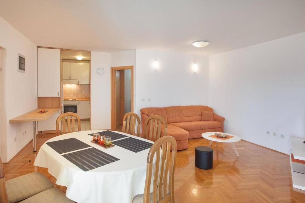 Apartment Matilda Makarska Exteriör bild